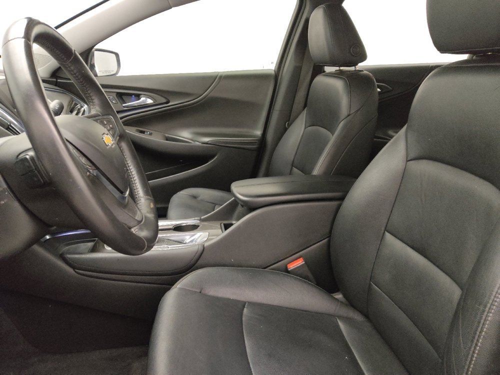 Used 2017 Chevrolet Malibu LT w/ Leather Package image 17