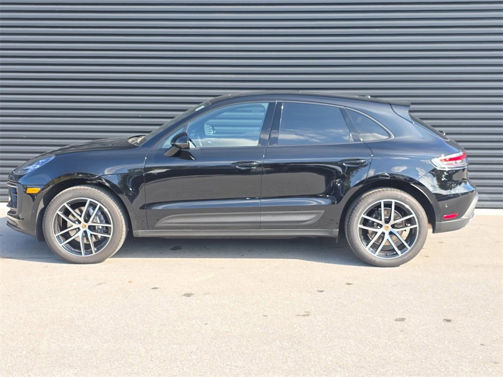 Used 2025 Porsche Macan image 2