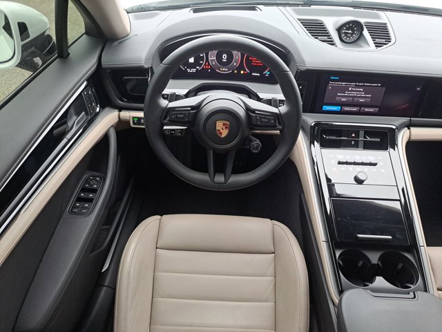 Certified 2025 Porsche Panamera 4 image 17