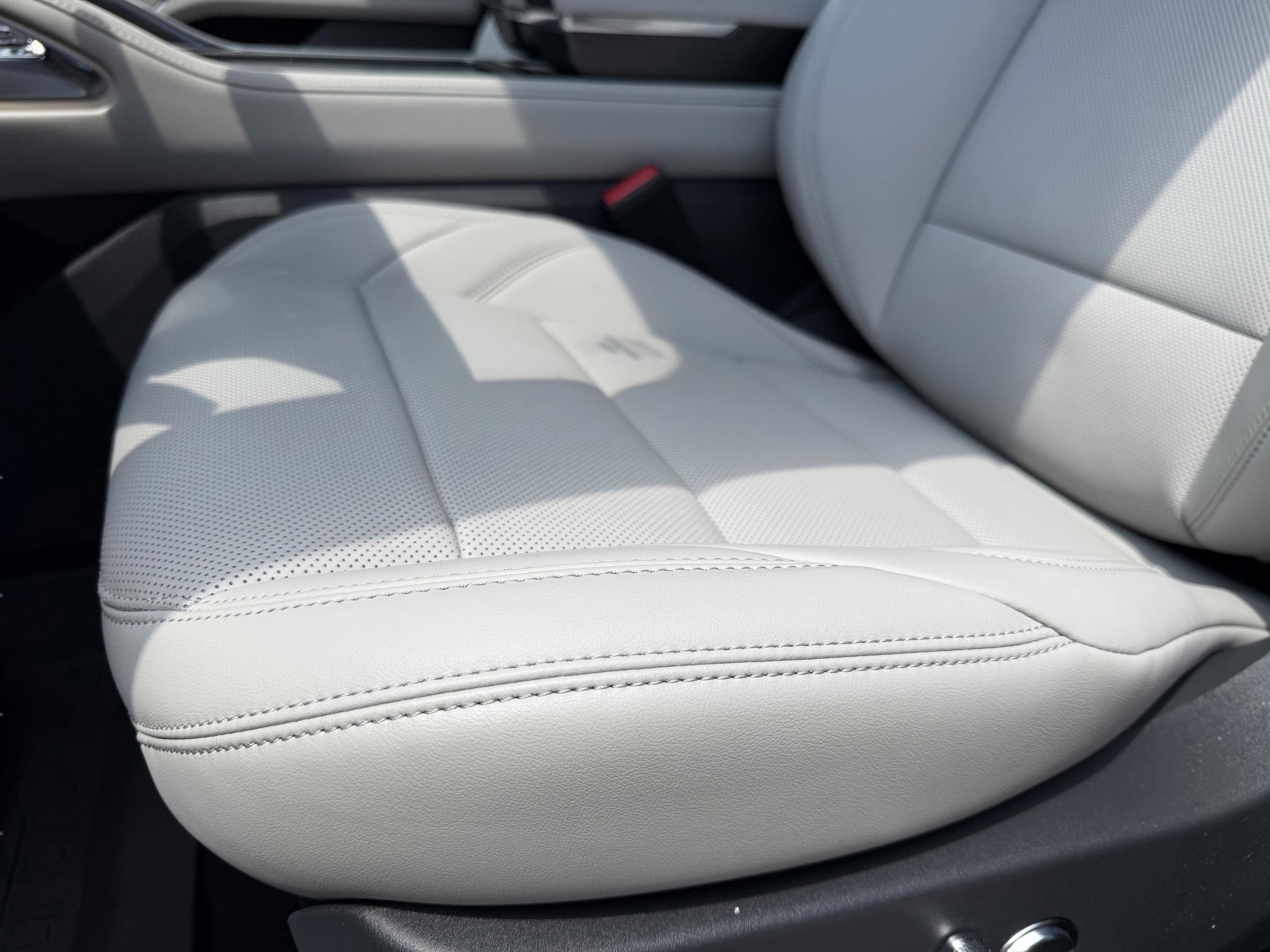 New 2026 Lincoln Nautilus Premier w/ Equipment Group 102A AWD/4WD image 16