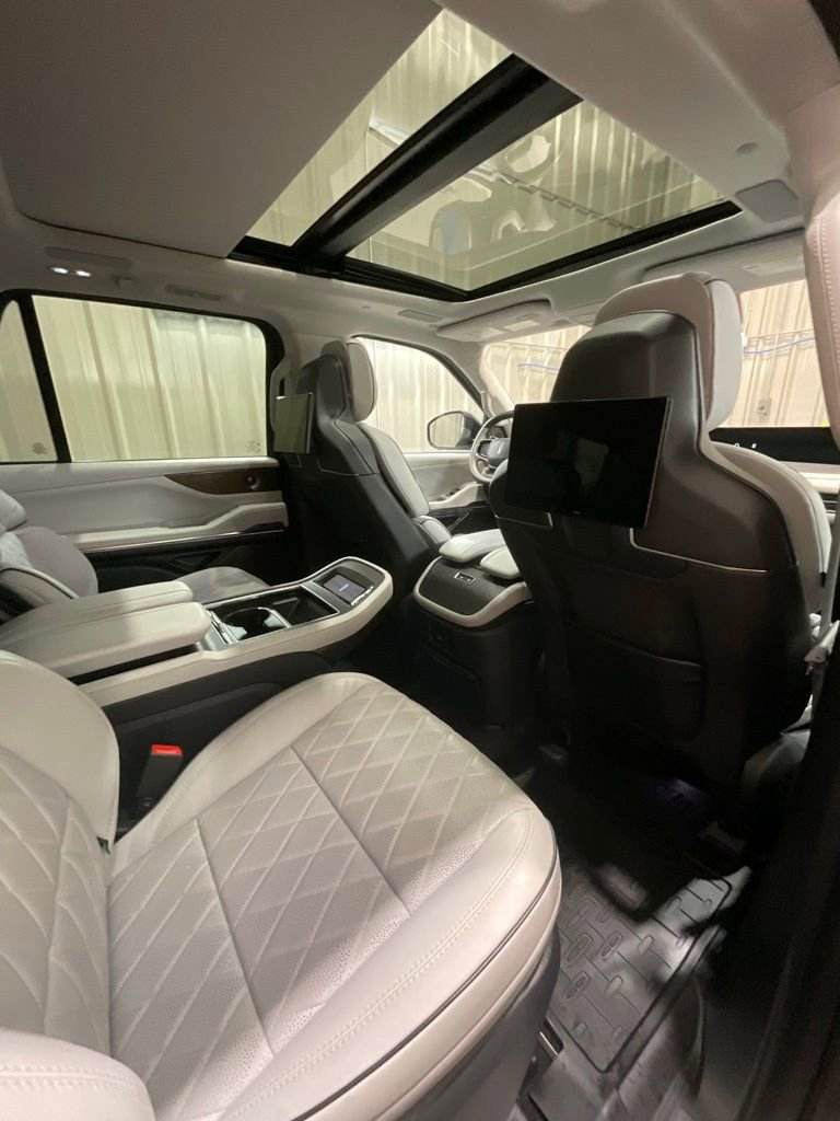 Used 2025 Lincoln Navigator L Black Label w/ Black Label Special Edition image 16