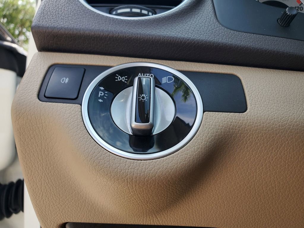 Used 2015 Mercedes-Benz C 250 Coupe image 18
