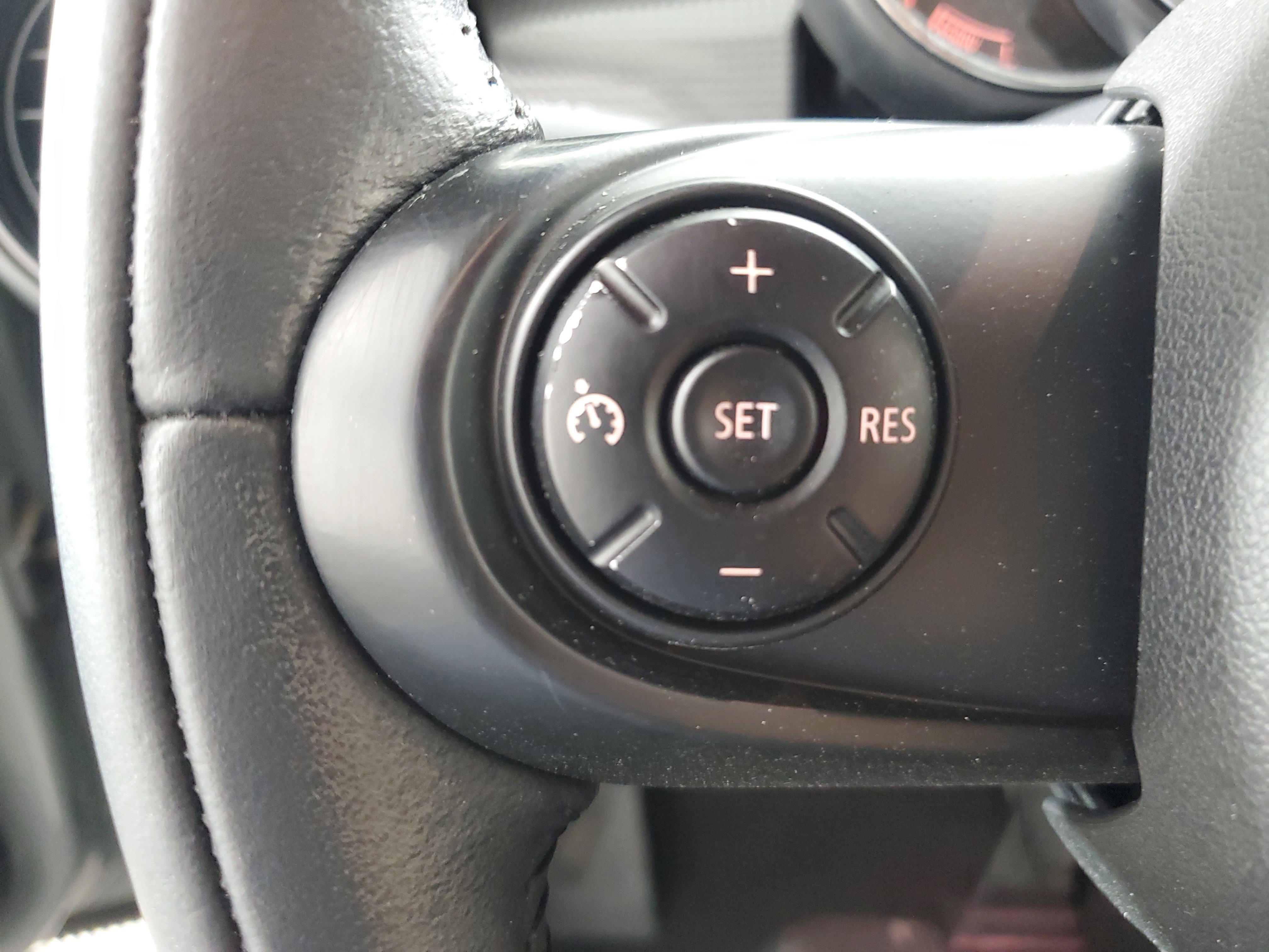 Used 2015 MINI Cooper 2-Door Hardtop image 23