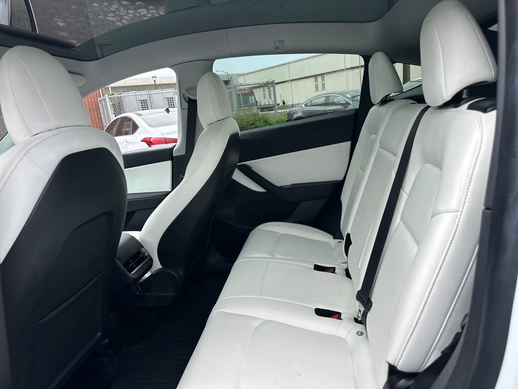 Used 2021 Tesla Model Y Long Range image 14