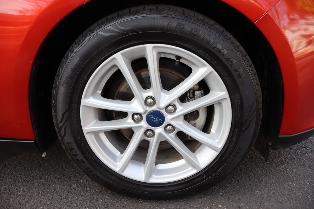 Used 2018 Ford Focus SE image 44