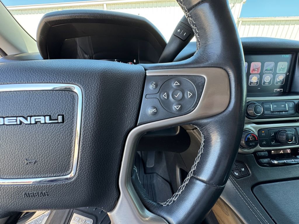 Used 2020 GMC Yukon Denali w/ Denali Premium Package AWD/4WD image 23