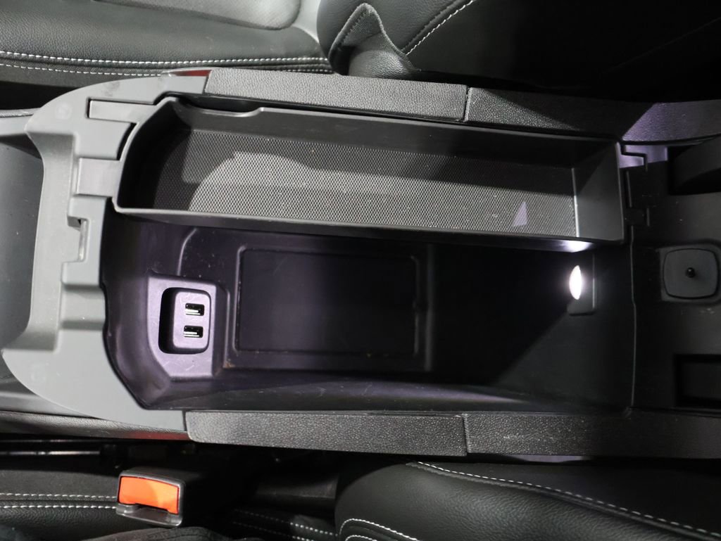 Used 2024 GMC Terrain SLT image 36