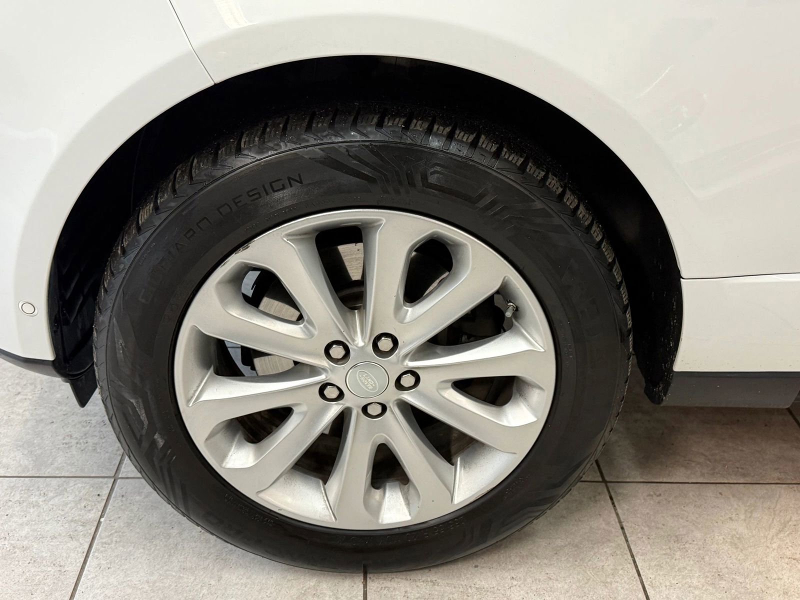 Used 2016 Land Rover Range Rover HSE image 40