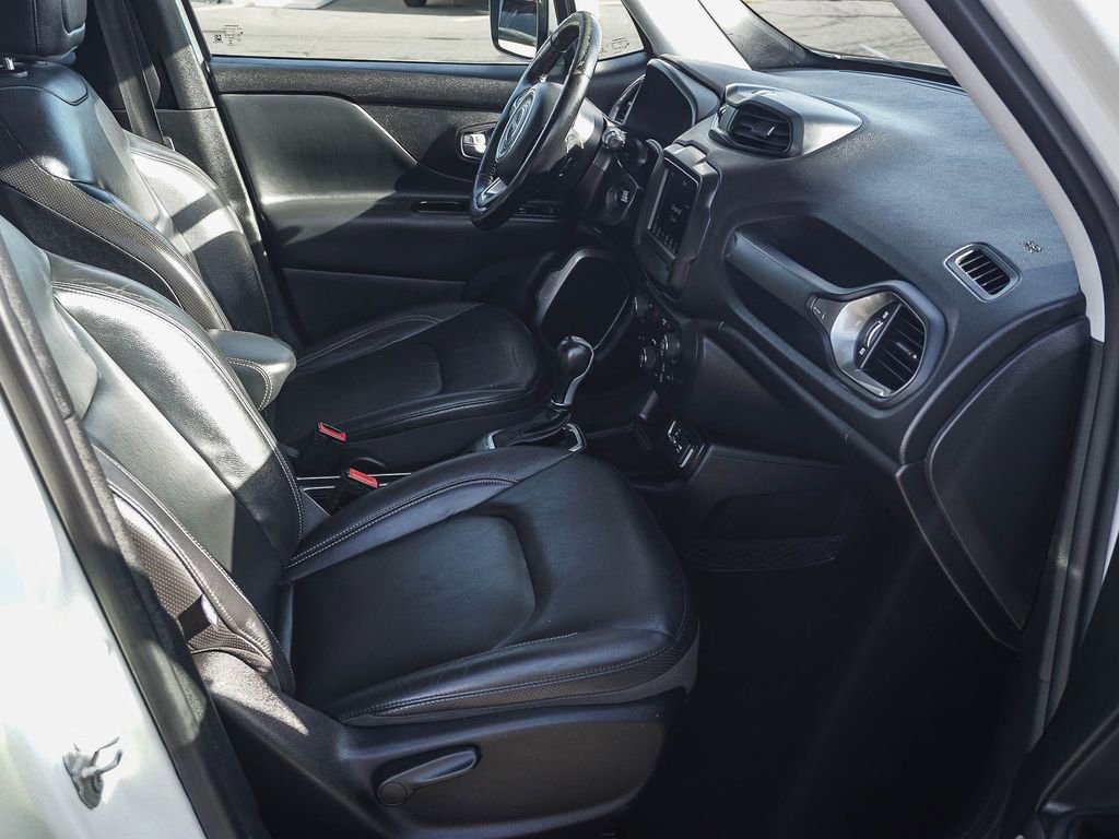 Used 2018 Jeep Renegade Limited w/ Safety & Security Group FWD image 12