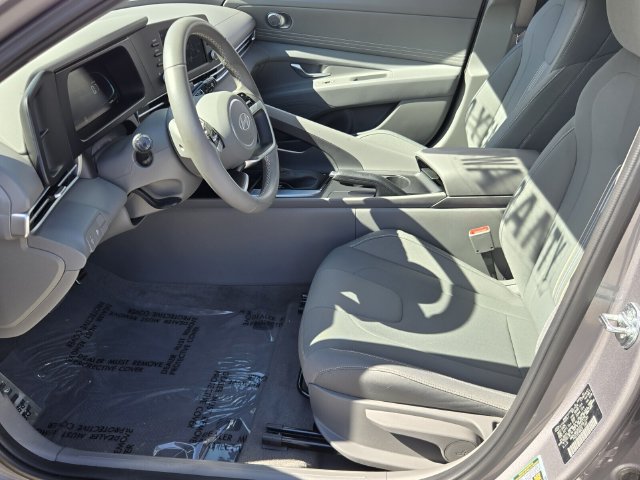 Used 2025 Hyundai Elantra Sport FWD image 10