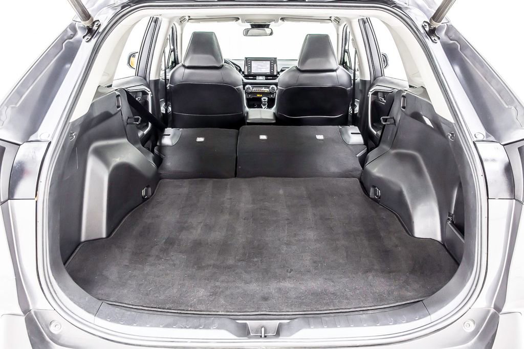 Used 2020 Toyota RAV4 XLE Premium FWD image 36