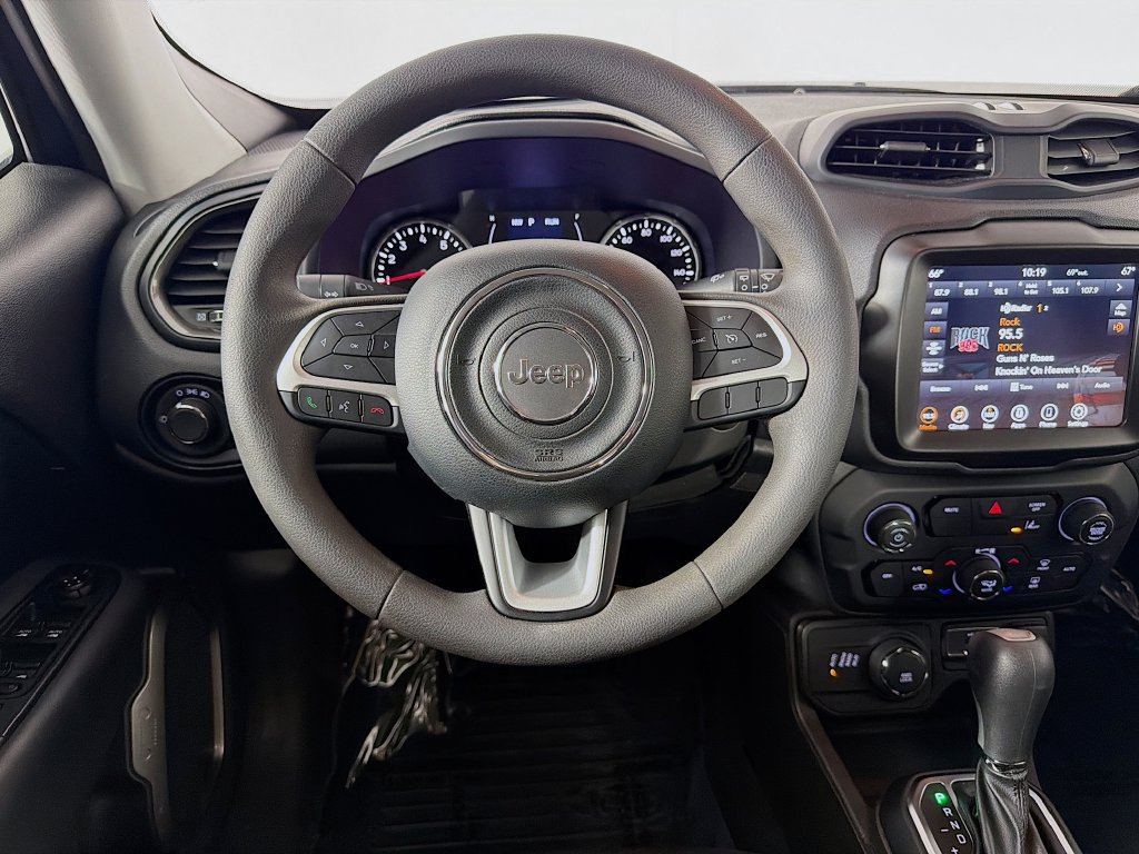 Used 2023 Jeep Renegade Latitude AWD/4WD image 11