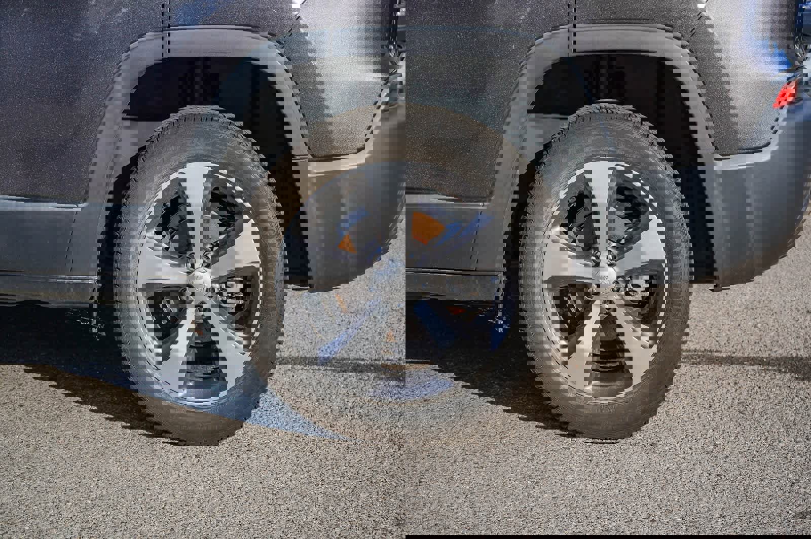 Used 2019 Jeep Cherokee Limited image 7