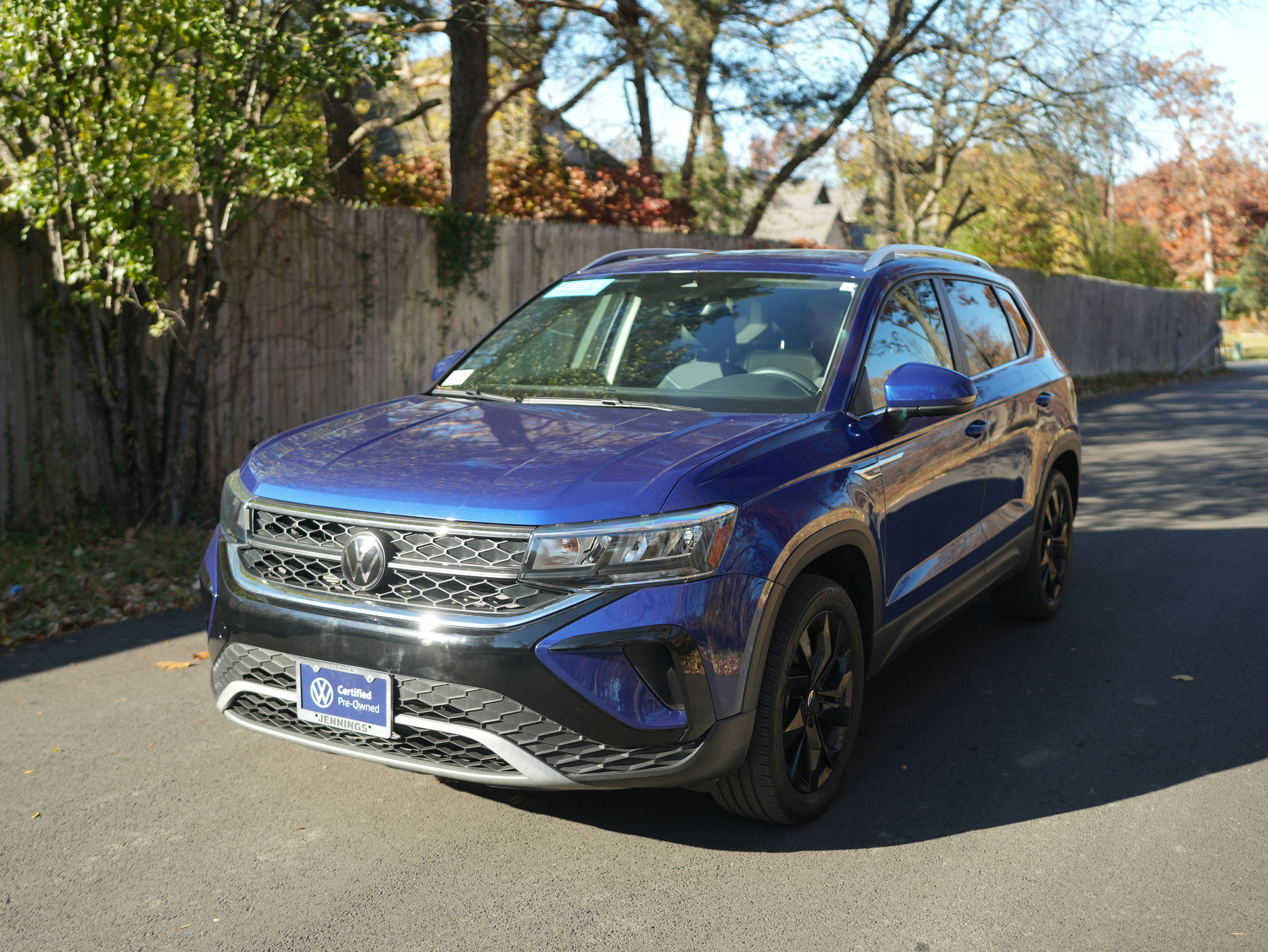 Used 2023 Volkswagen Taos SE w/ Panoramic Sunroof Package image 4