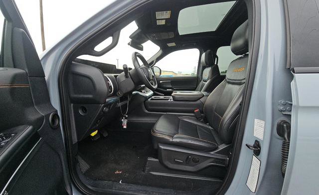 Used 2025 Ford Expedition Tremor AWD/4WD image 4