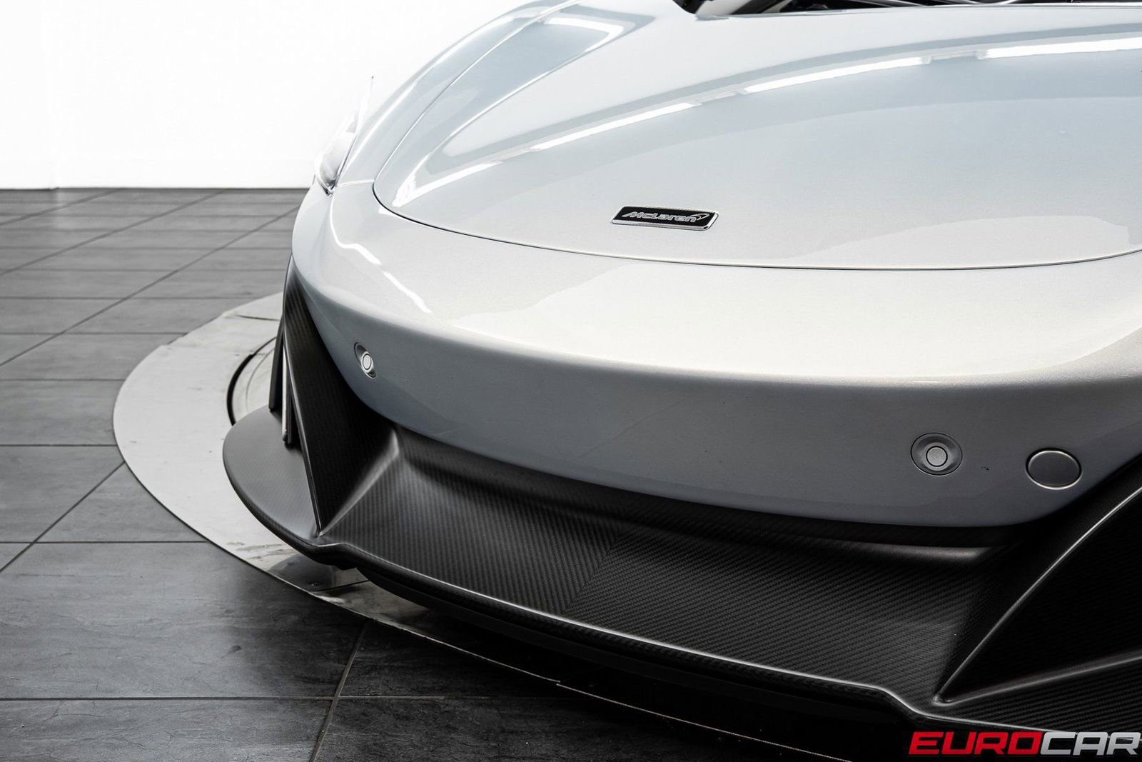 Used 2016 McLaren 675LT Spider image 16