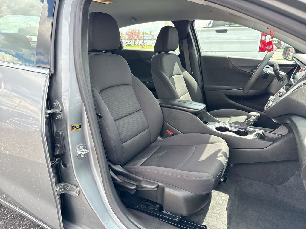 Used 2024 Chevrolet Malibu LT image 25
