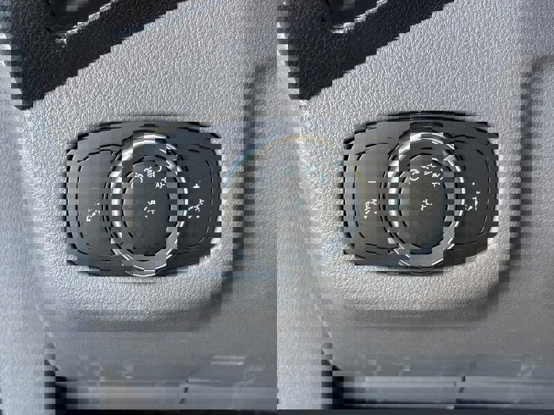 Used 2022 Ford Transit Connect XL image 17