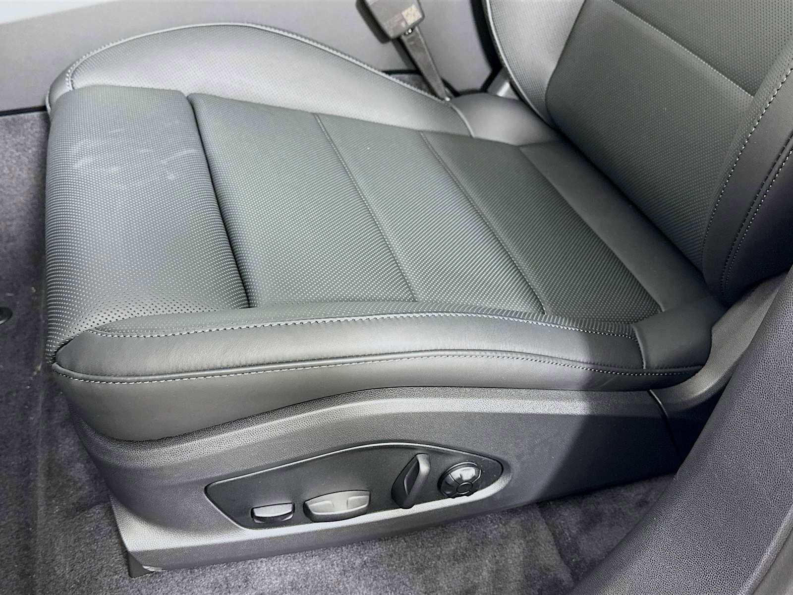 New 2026 Porsche Macan Electric image 13