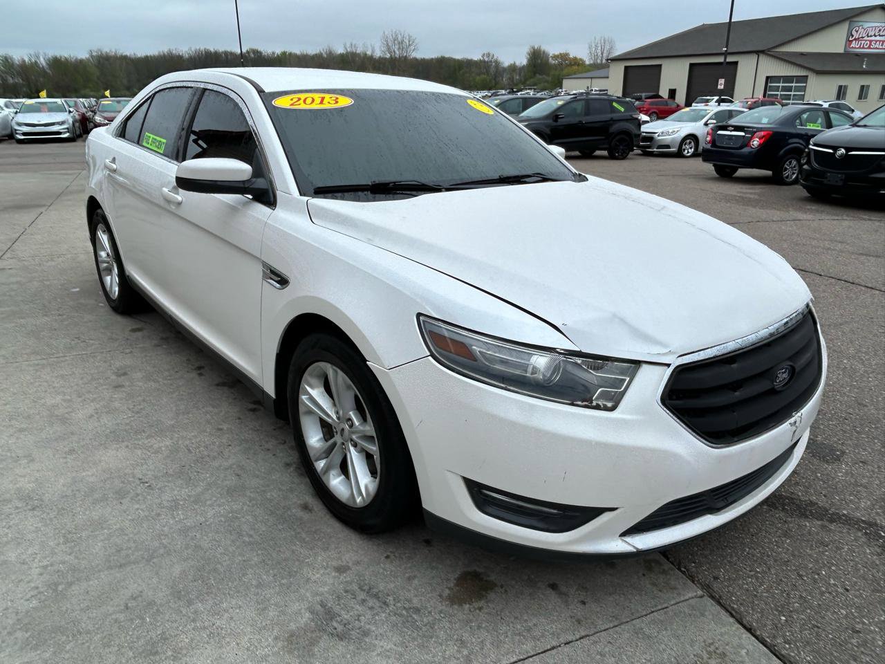 Used 2013 Ford Taurus SEL FWD image 3