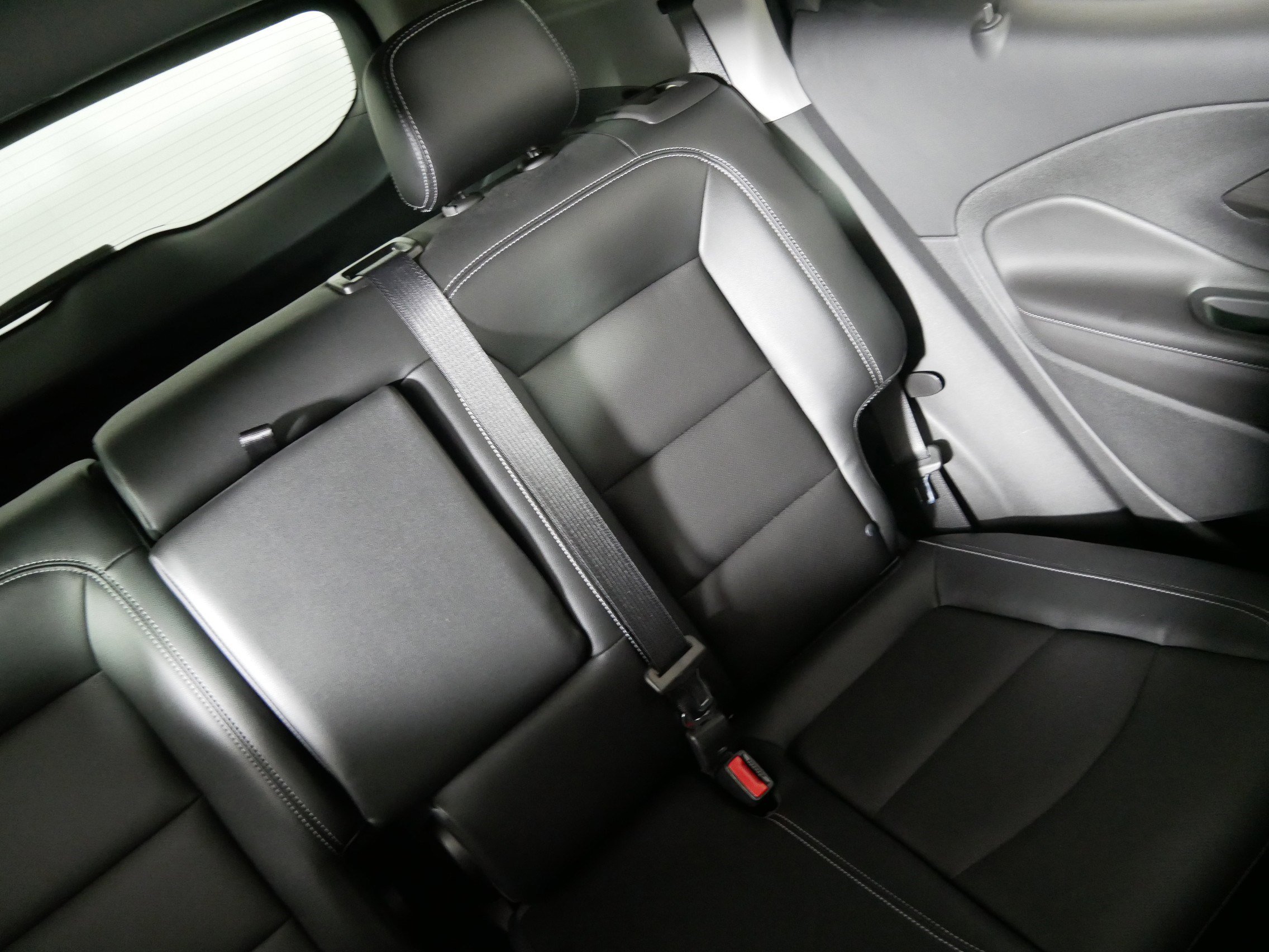 Used 2023 GMC Terrain SLT w/ Elevation Edition image 14