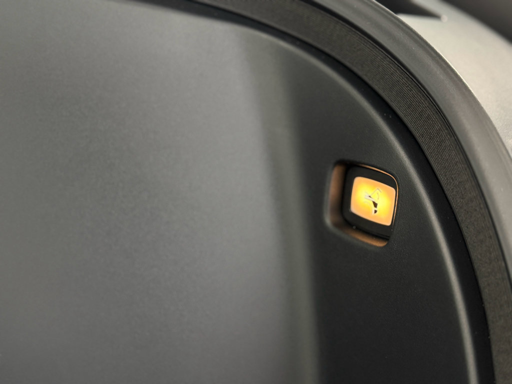 Used 2024 Tesla Cybertruck AWD Crew Cab image 45