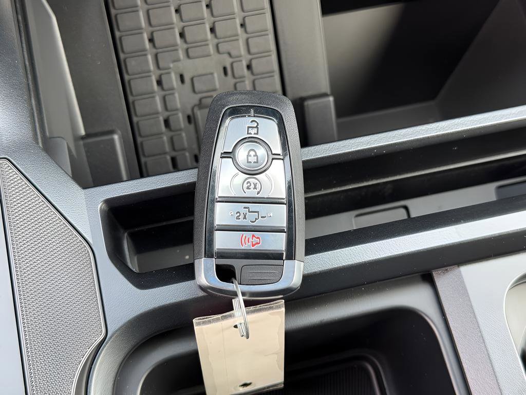 New 2026 Ford F350 Lariat w/ Black Appearance Package image 15