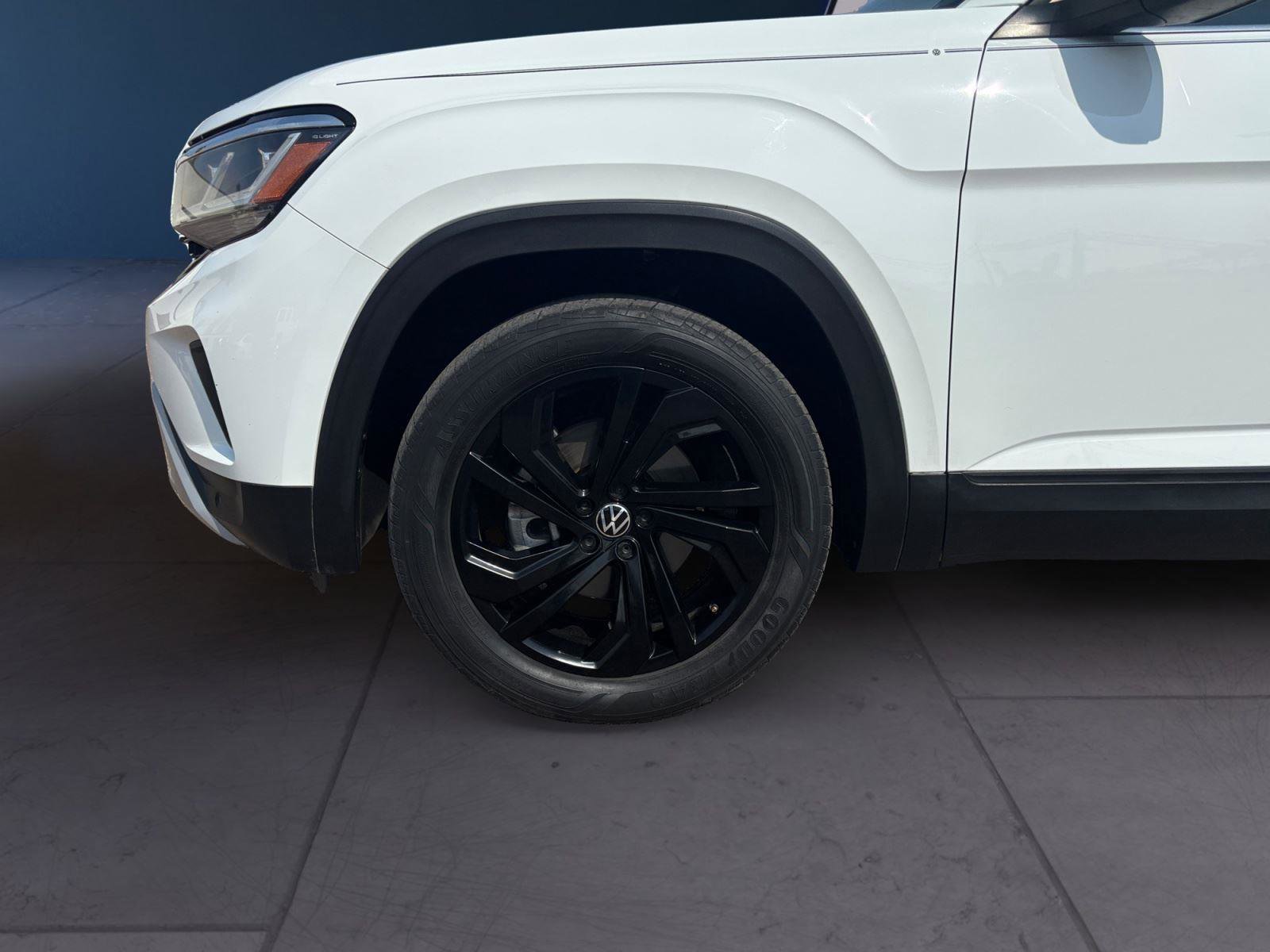 Used 2023 Volkswagen Atlas SE w/ Panoramic Sunroof Package FWD image 14