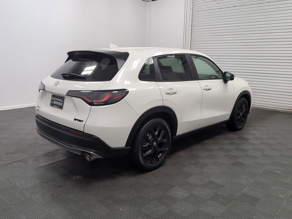 Used 2024 Honda HR-V Sport image 8