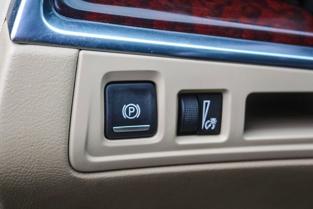 Used 2018 Cadillac XT5 Luxury w/ Driver Awareness Package image 29