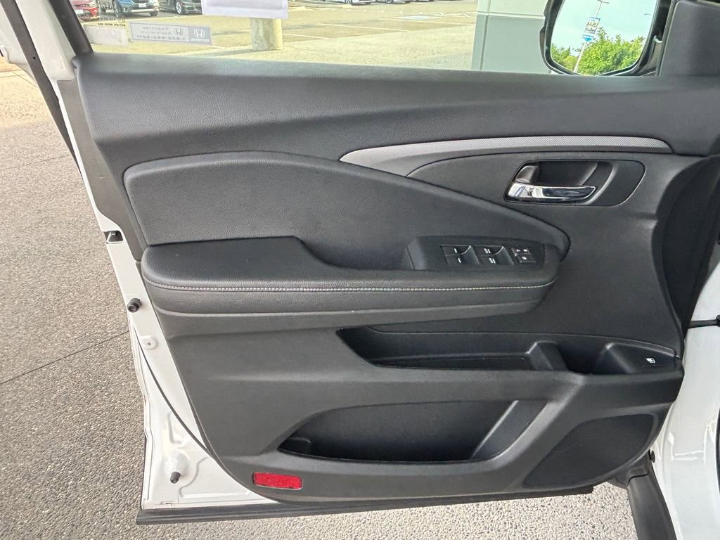 Used 2023 Honda Ridgeline Sport image 24