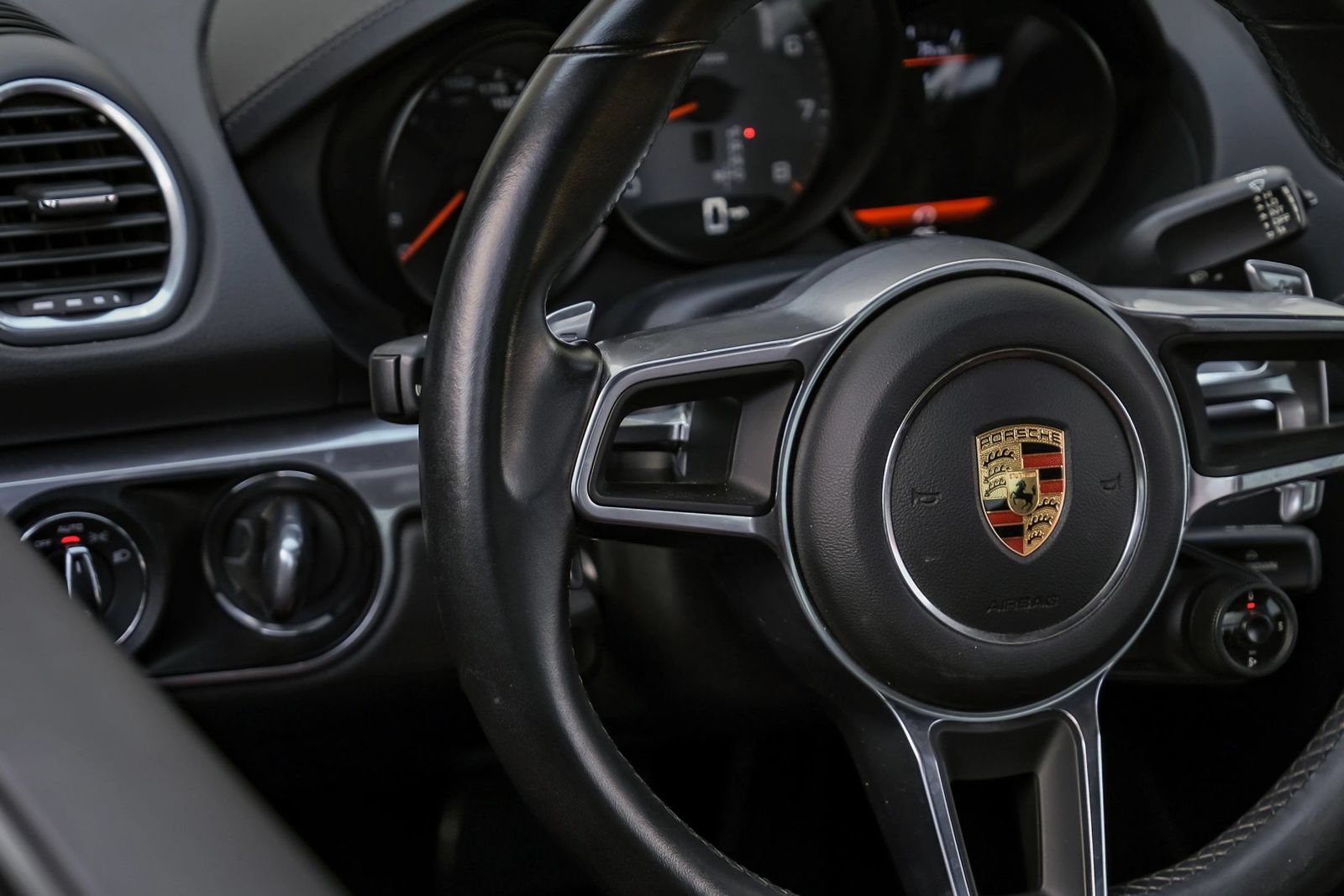 Used 2019 Porsche 718 Cayman S RWD image 16