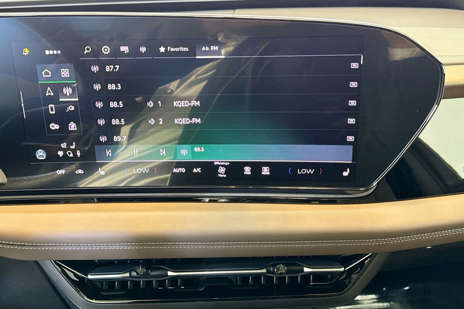 Used 2025 Audi A6 e-tron Premium w/ Convenience Package image 15