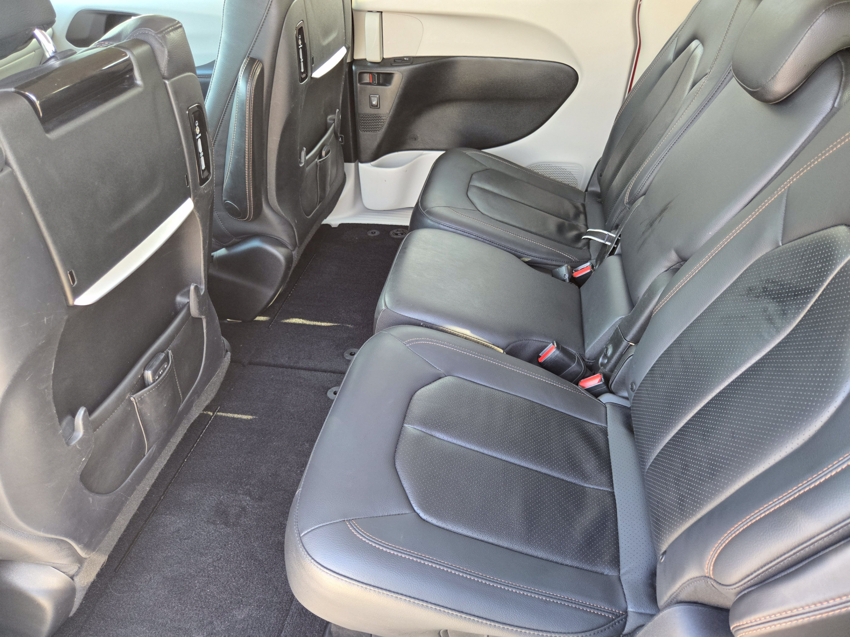 Used 2019 Chrysler Pacifica Touring-L Plus FWD image 26
