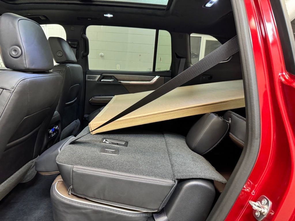 New 2026 GMC Acadia Denali Ultimate w/ LPO, Floor Liner Package image 17