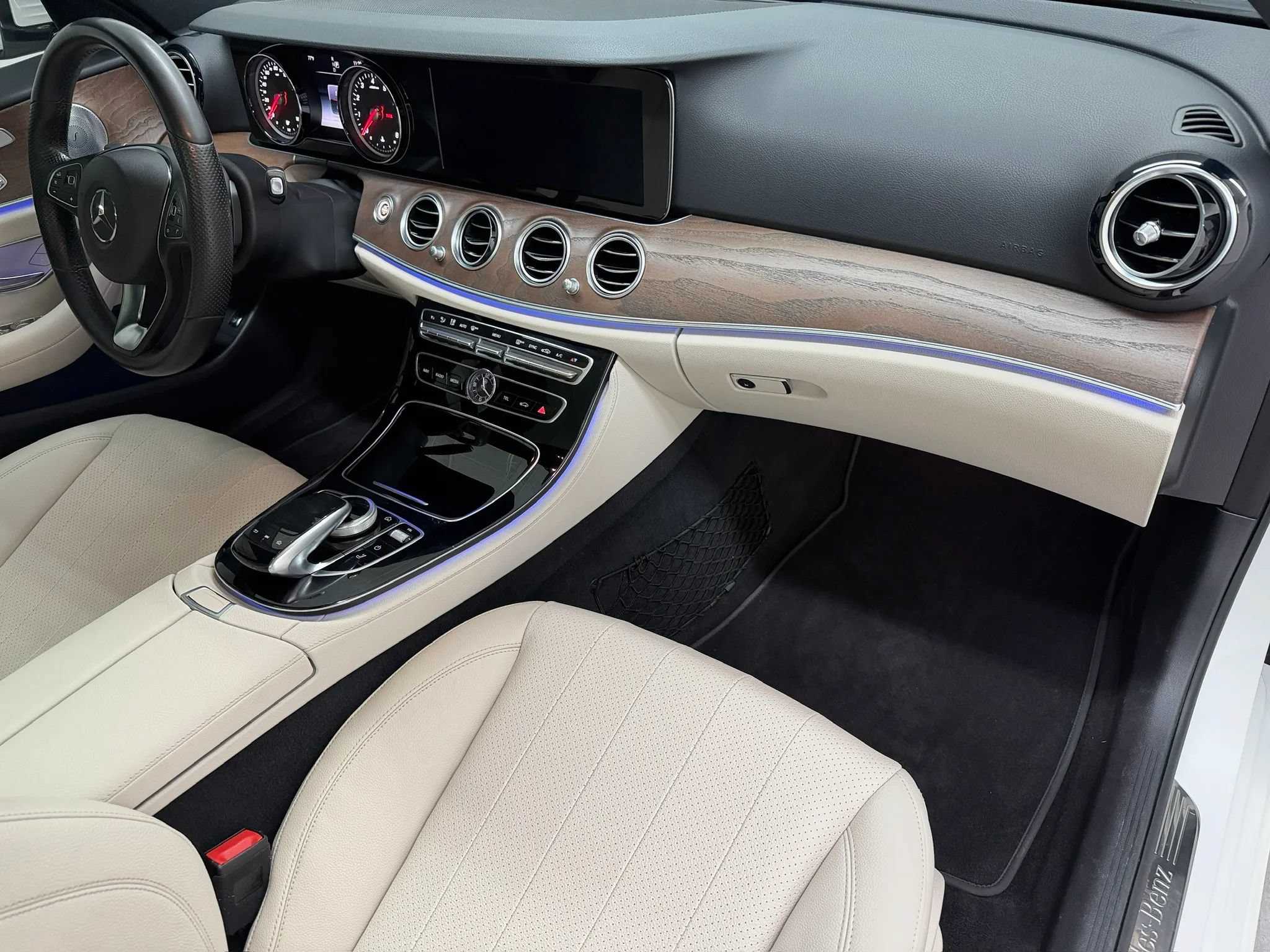 Used 2017 Mercedes-Benz E 400 4MATIC Wagon image 60
