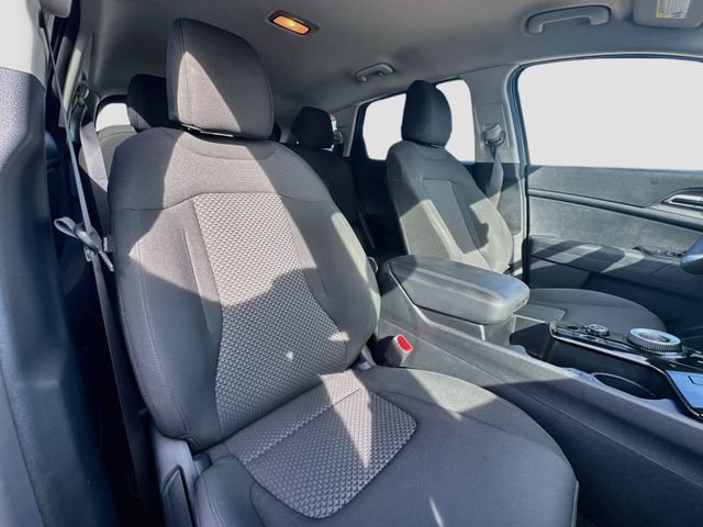 Used 2023 Kia Sportage LX AWD/4WD image 32