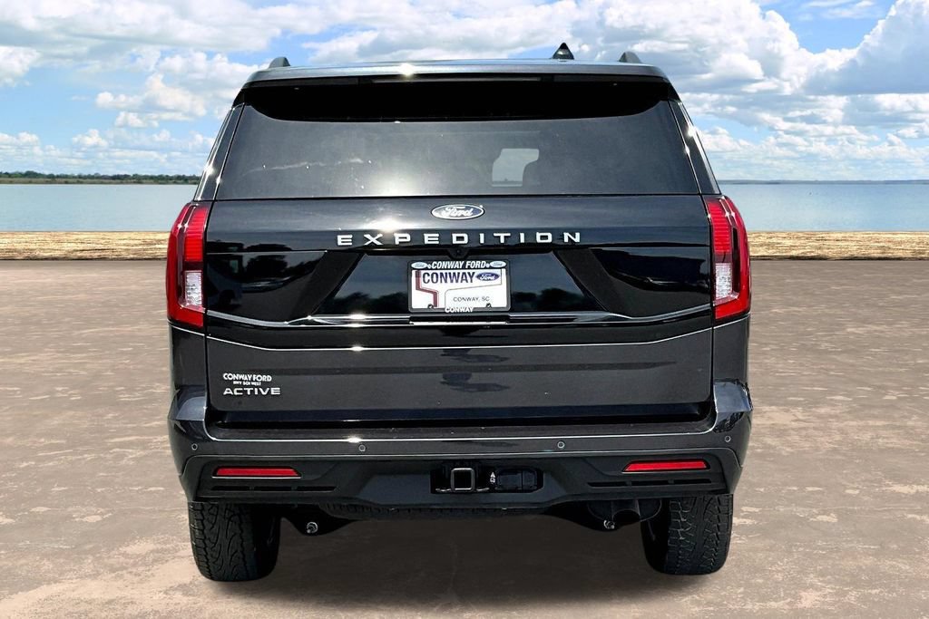 Used 2025 Ford Expedition Active AWD/4WD image 7