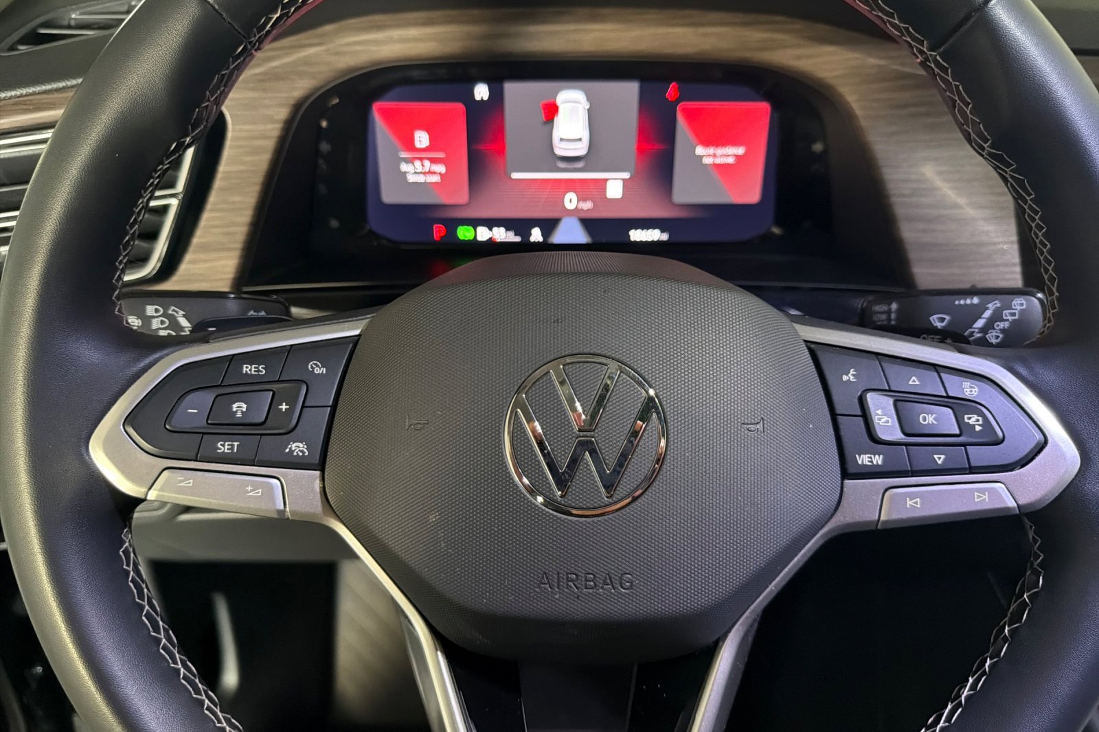 Used 2025 Volkswagen Atlas SEL AWD/4WD image 24