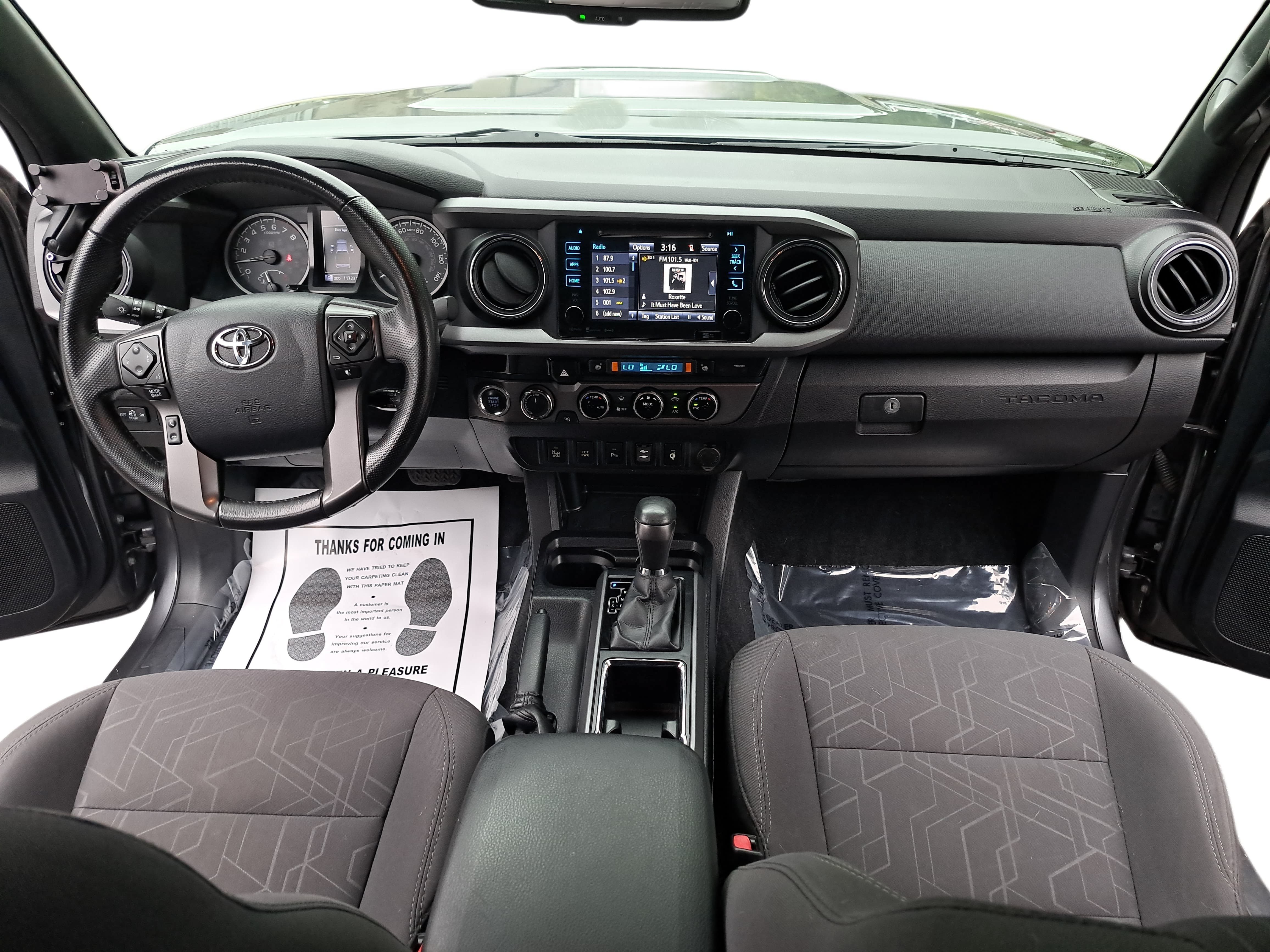 Used 2017 Toyota Tacoma TRD Sport w/ Premium & Technology Package AWD/4WD image 9