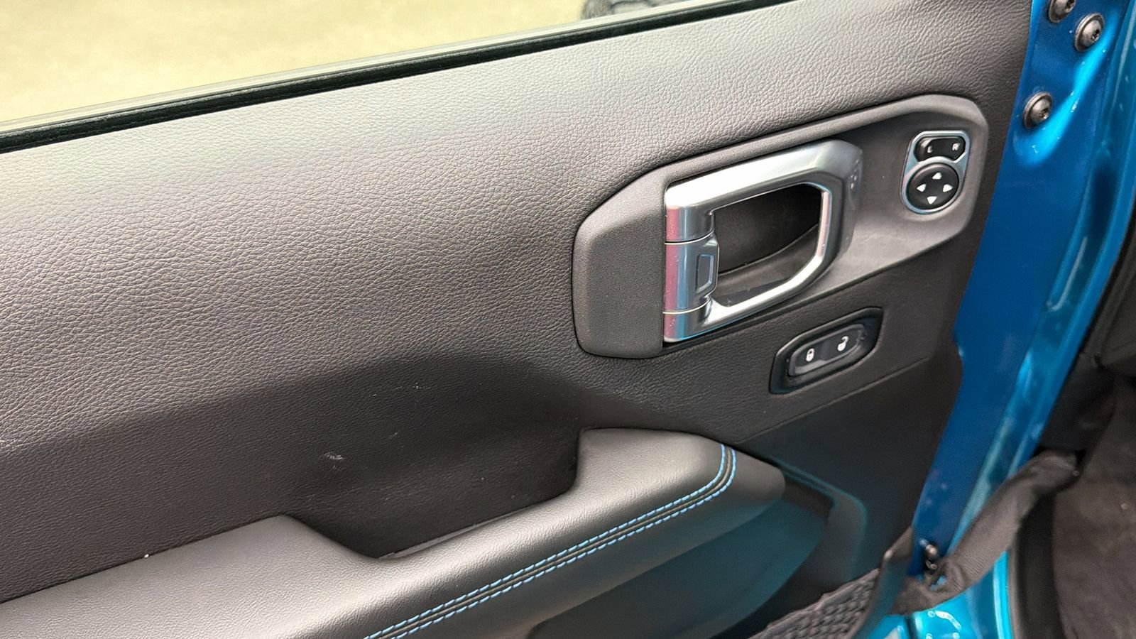 Used 2024 Jeep Wrangler Unlimited Rubicon 4xe image 30