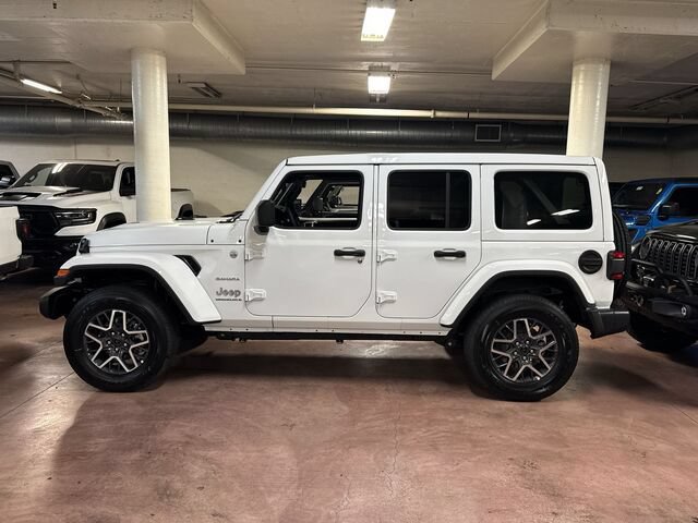 New 2024 Jeep Wrangler Unlimited Sahara w/ Technology Group AWD/4WD image 4