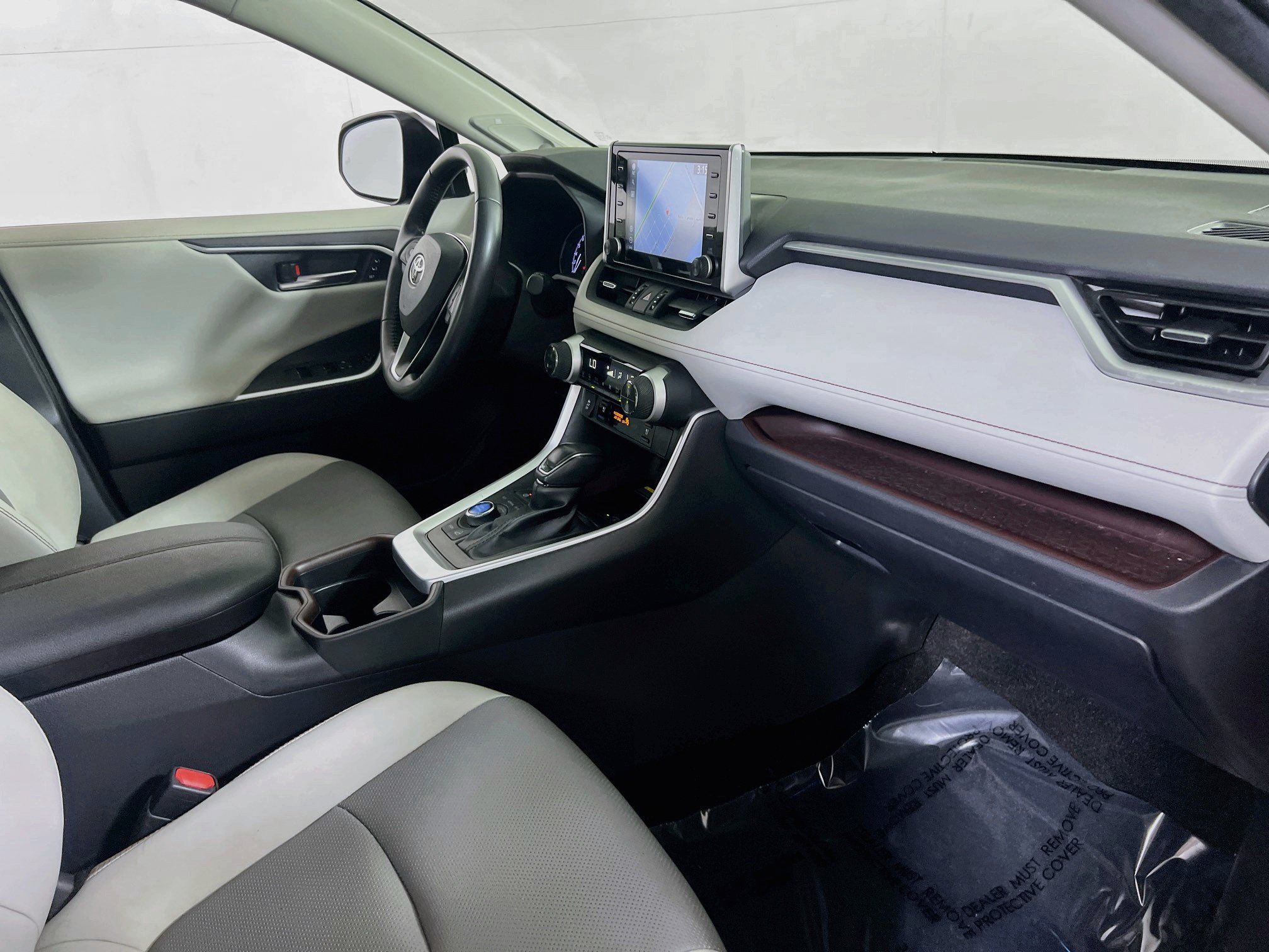 Used 2020 Toyota RAV4 Limited AWD/4WD image 28