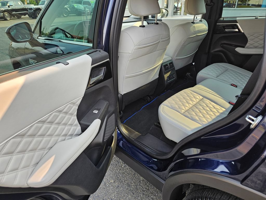 Used 2023 Mitsubishi Outlander SEL 40th Anniversary AWD/4WD image 19