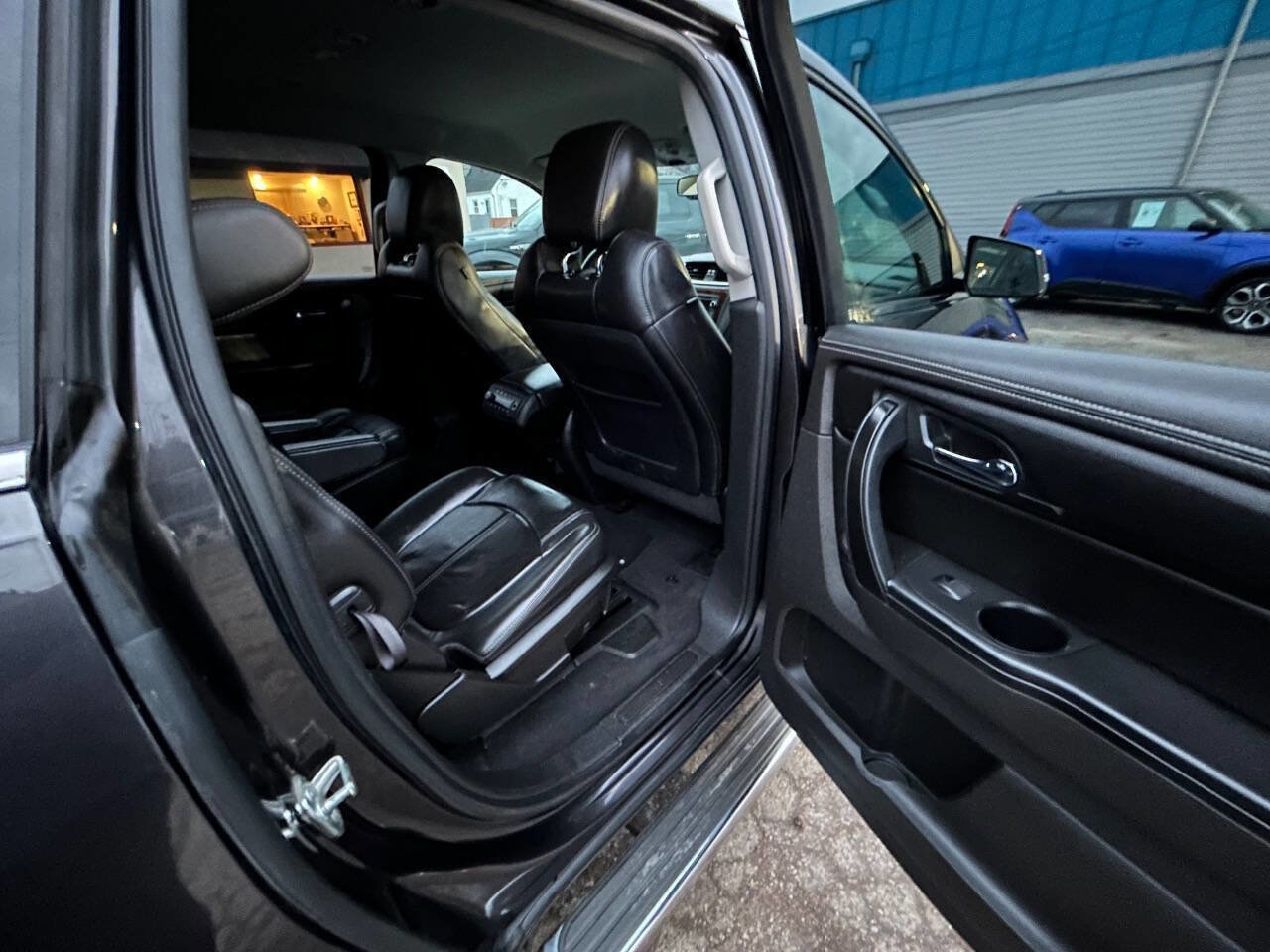 Used 2014 Chevrolet Traverse LT w/ LPO, 'HIT The Road' Package image 8