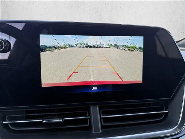Used 2024 Chevrolet Trax RS w/ Sunroof Package FWD image 18