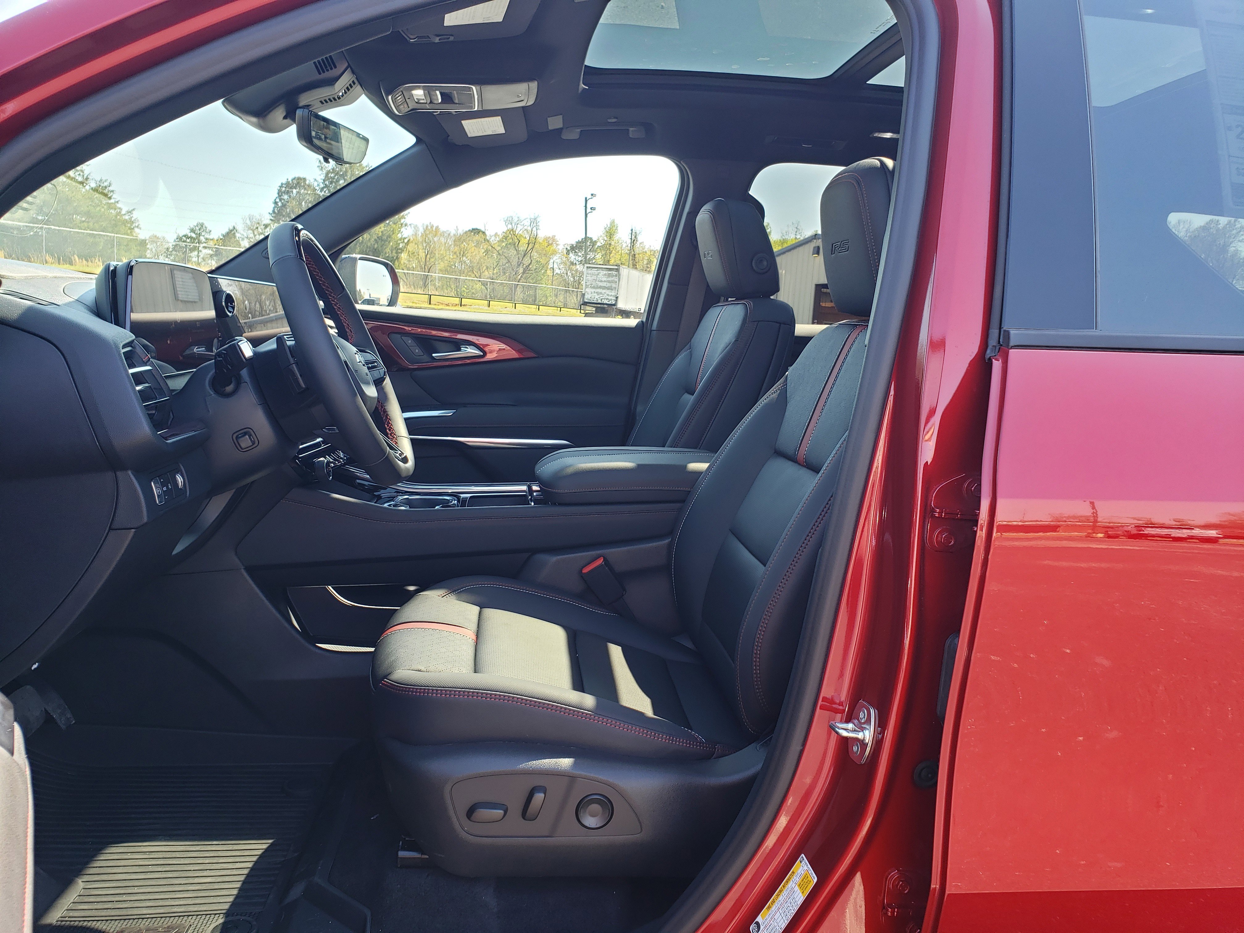 New 2026 Chevrolet Traverse RS w/ LPO, Floor Liner Package image 28