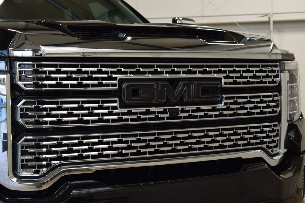 Used 2022 GMC Sierra 3500 Denali w/ Denali Ultimate Package image 9