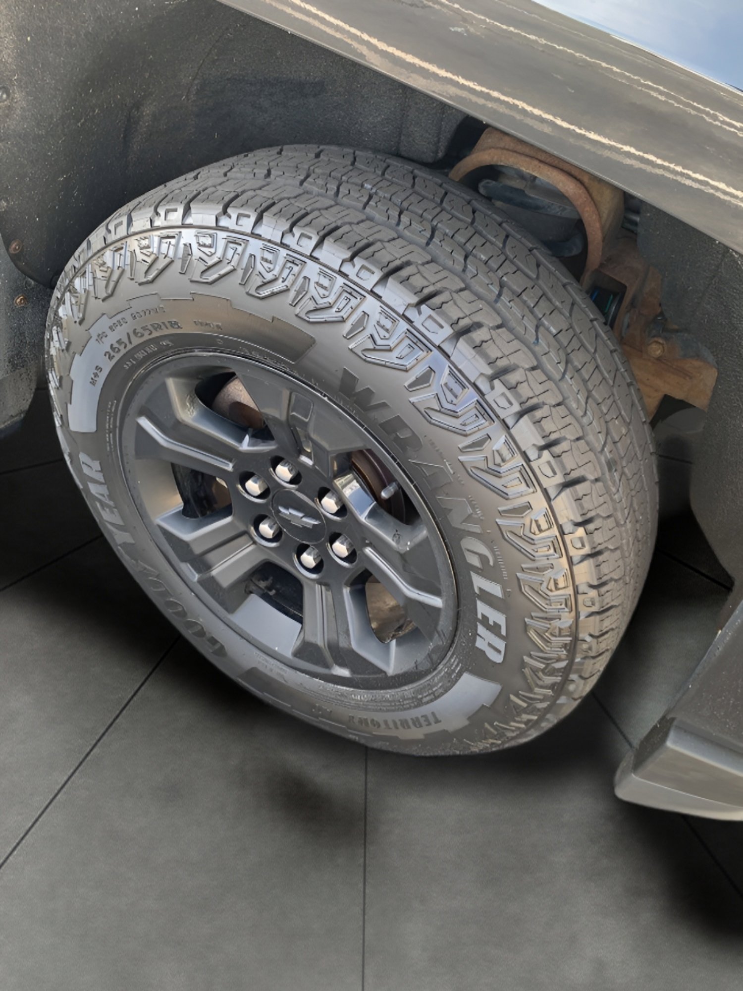 Used 2017 Chevrolet Silverado 1500 LT w/ Midnight Edition image 24