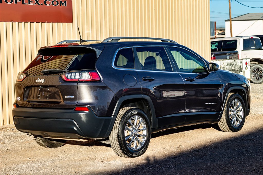 Used 2019 Jeep Cherokee Latitude Plus image 3